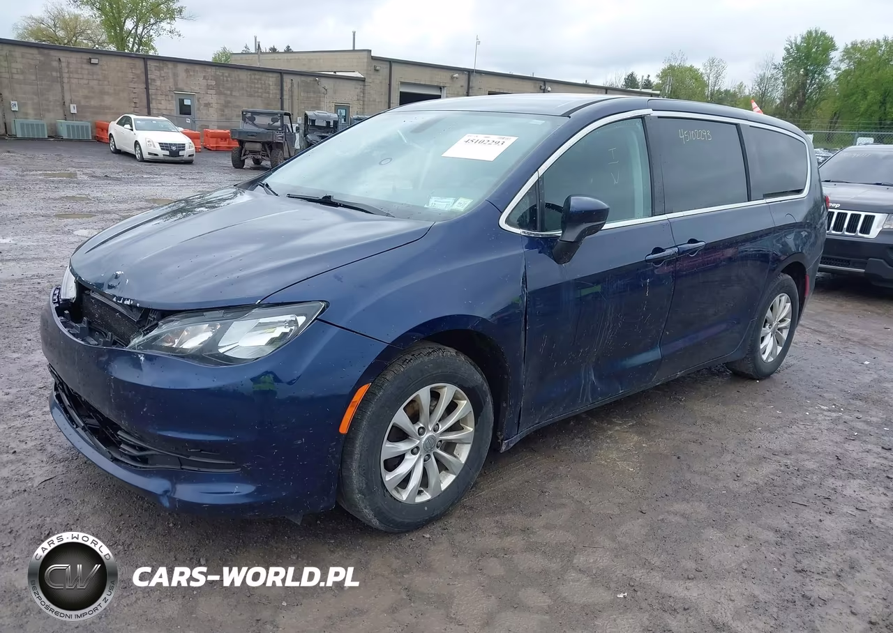 2017 Chrysler Pacifica Touring VIN:2C4RC1DG8HR610502 - 2