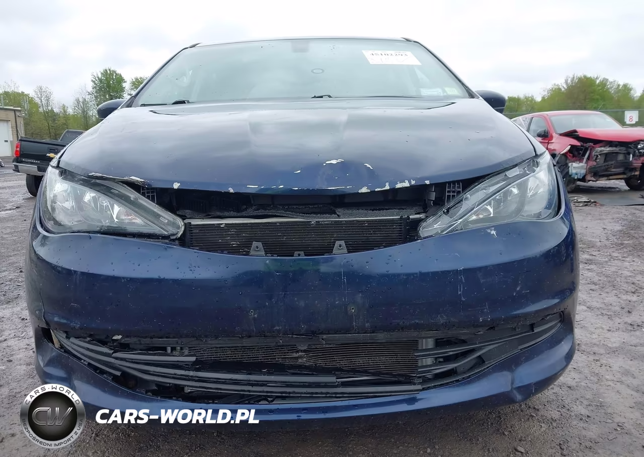 2017 Chrysler Pacifica Touring VIN:2C4RC1DG8HR610502 - 6