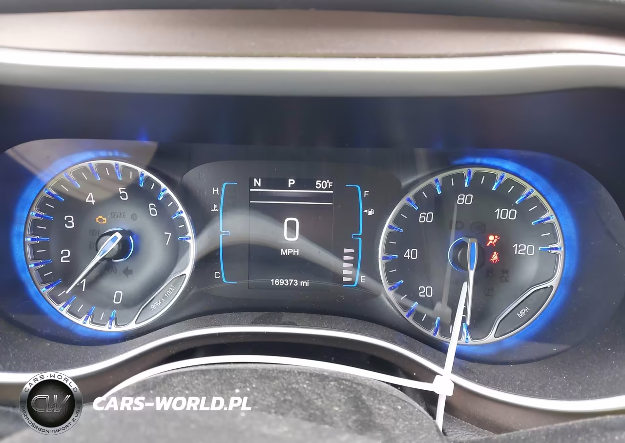 2017 Chrysler Pacifica Touring VIN:2C4RC1DG8HR610502 - 7