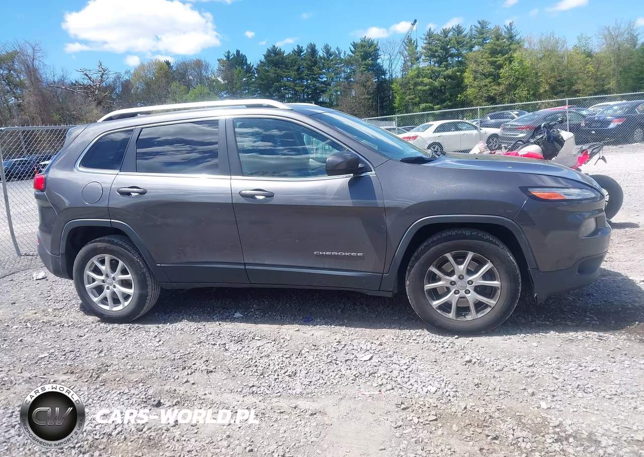 2015 Jeep Cherokee Latitude VIN:1C4PJMCS0FW513898 - 13