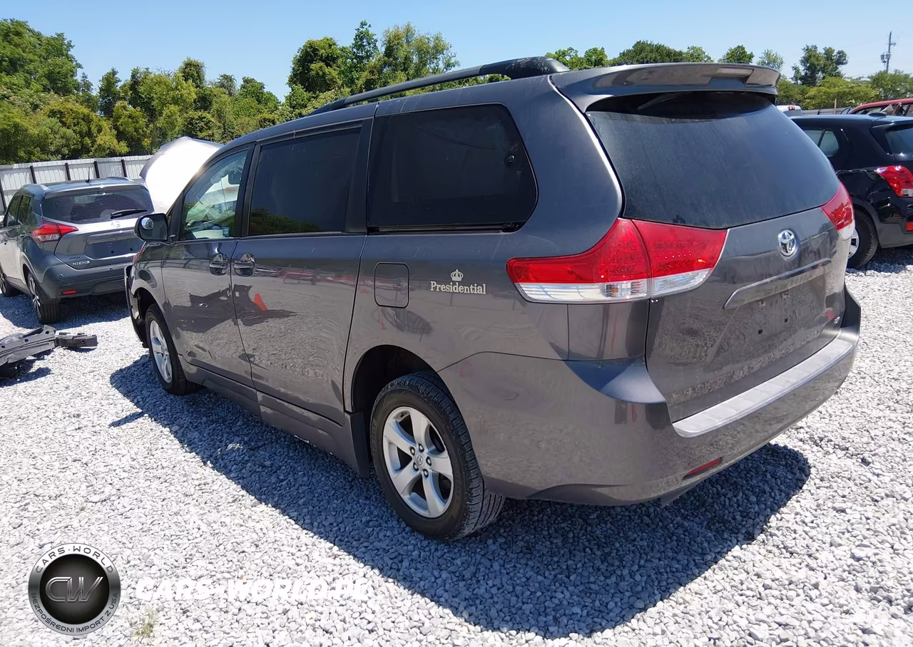 2014 Toyota Sienna Le V6 8 Passenger VIN:5TDKK3DC5ES485331 - 3