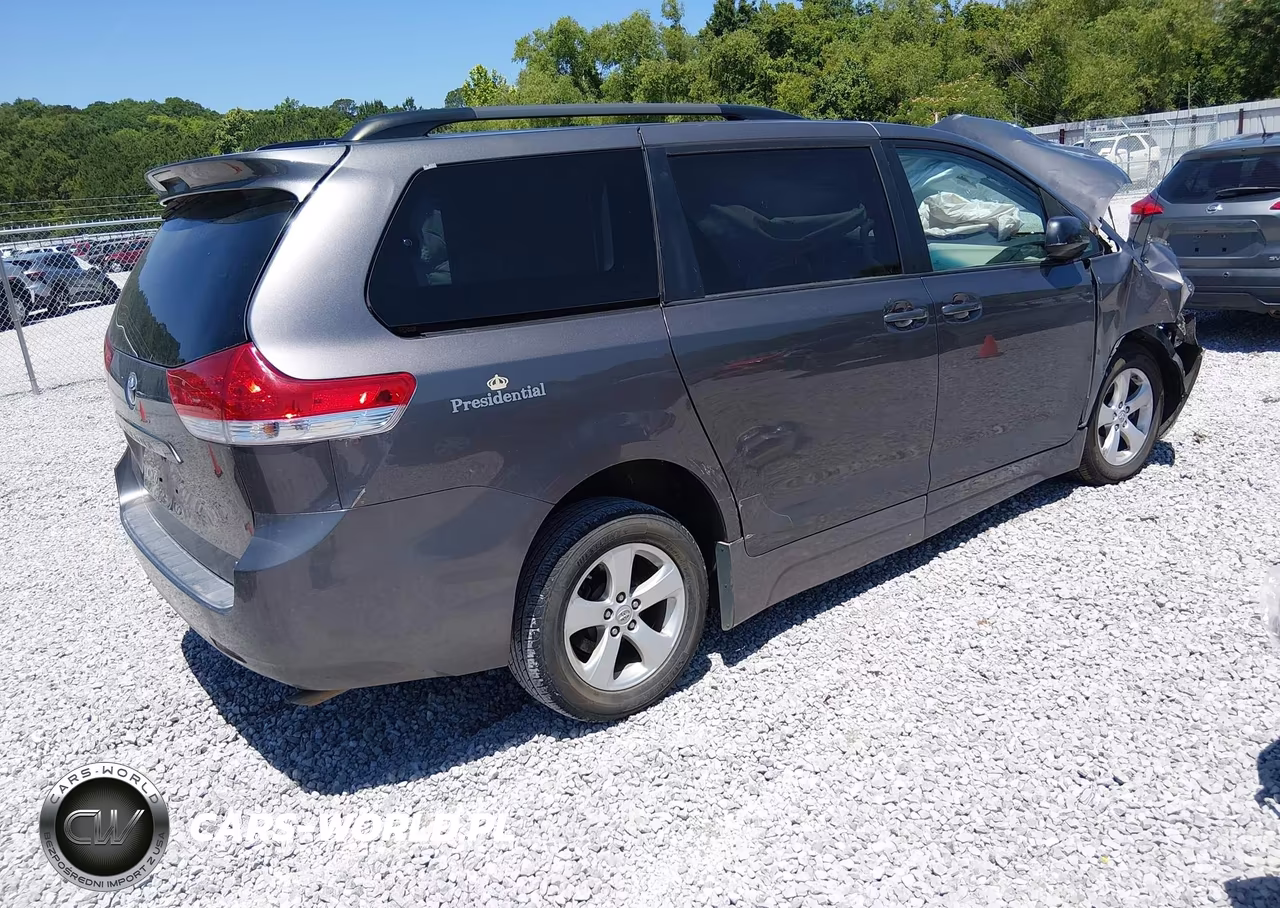2014 Toyota Sienna Le V6 8 Passenger VIN:5TDKK3DC5ES485331 - 4