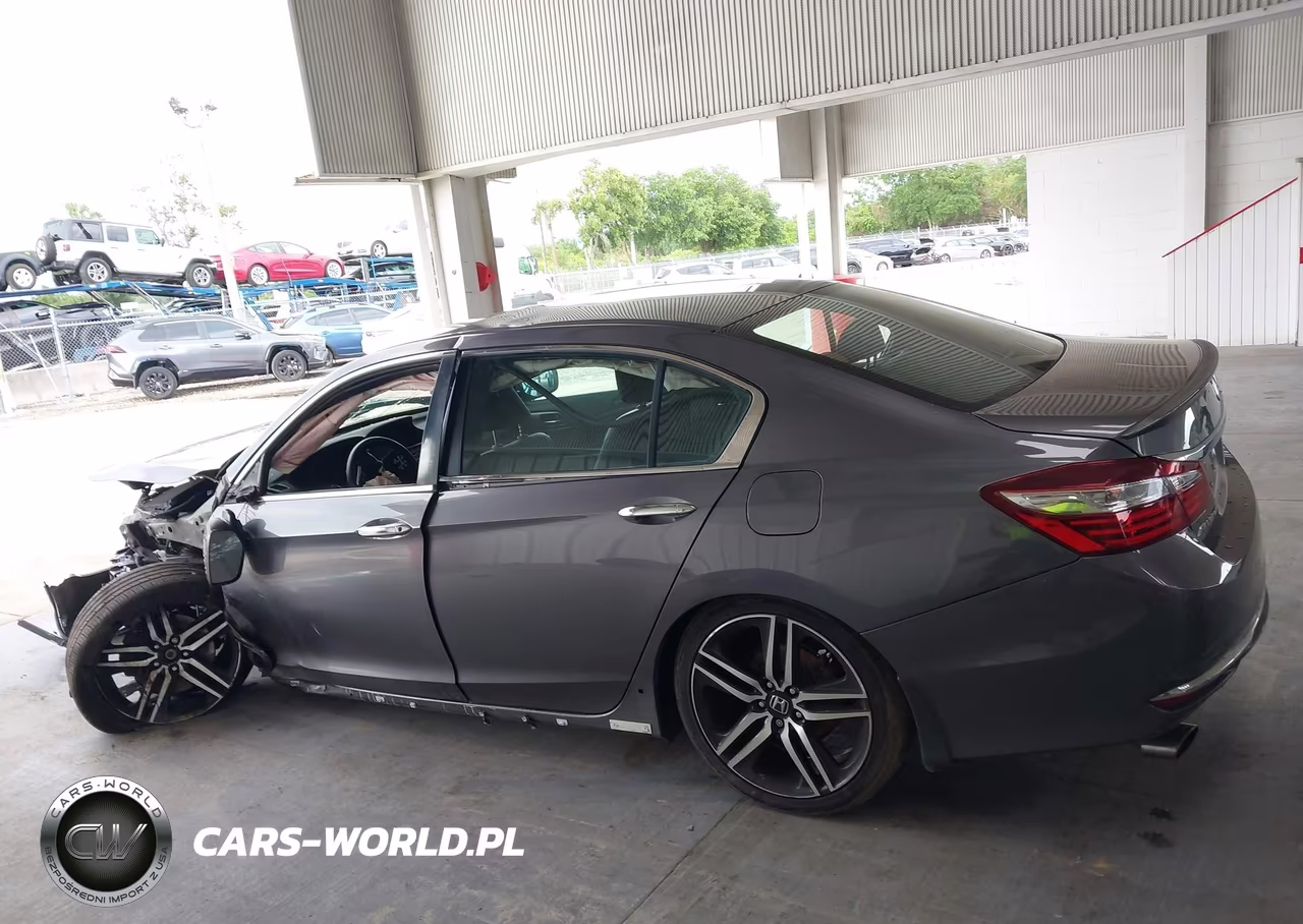 2017 Honda Accord Sport Se VIN:1HGCR2F14HA256602 - 15