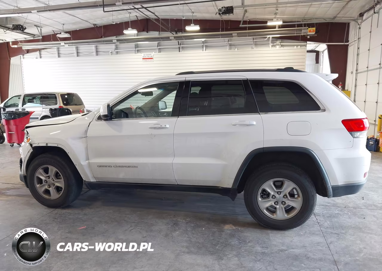 2015 Jeep Grand Cherokee Laredo VIN:1C4RJFAG1FC182785 - 14