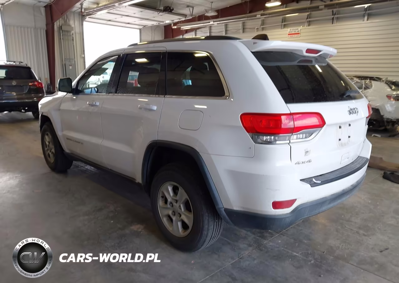 2015 Jeep Grand Cherokee Laredo VIN:1C4RJFAG1FC182785 - 3