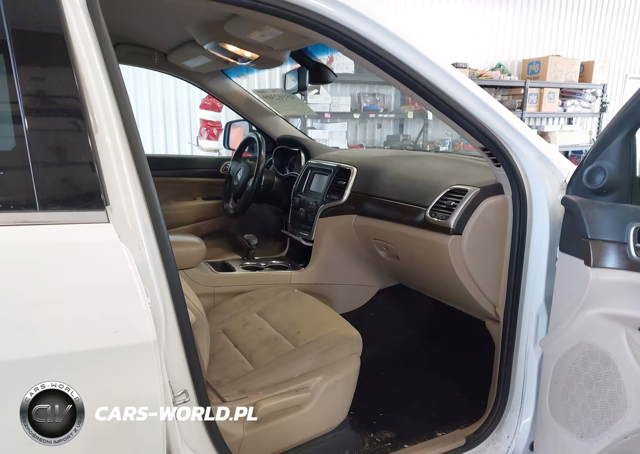2015 Jeep Grand Cherokee Laredo VIN:1C4RJFAG1FC182785 - 5