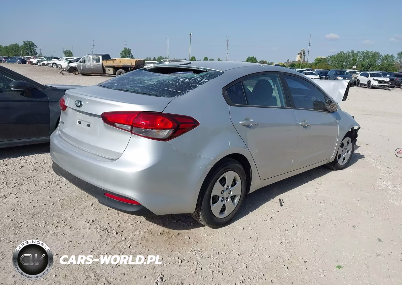 2017 Kia Forte Lx VIN:3KPFK4A72HE125639 - 4