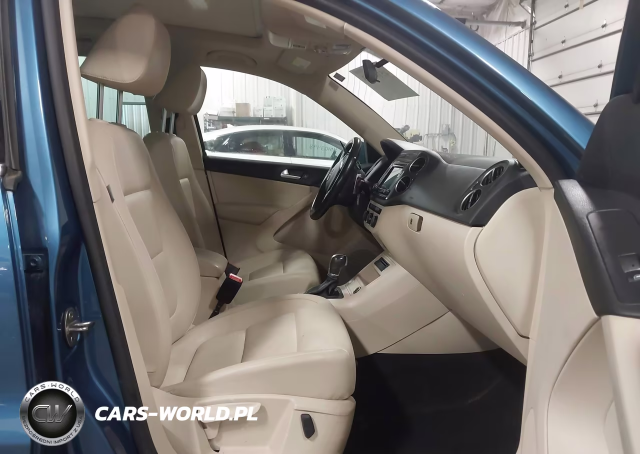 2017 Volkswagen Tiguan 2.0T Wolfsburg Edition VIN:WVGSV7AX8HW501589 - 5