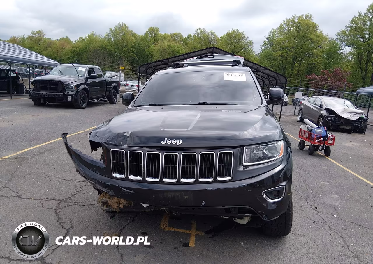 2015 Jeep Grand Cherokee Laredo VIN:1C4RJFAG0FC676510 - 13
