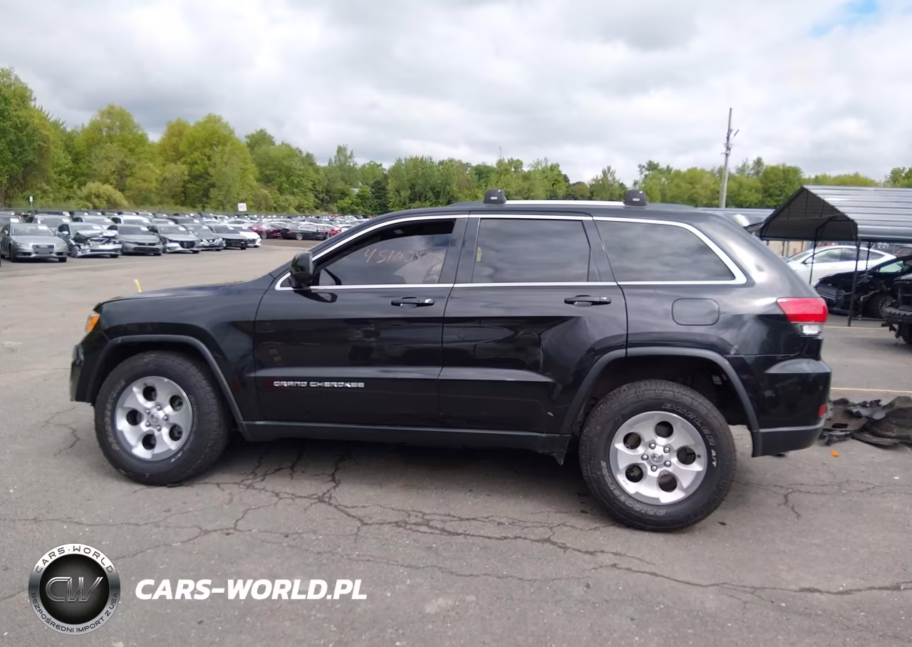2015 Jeep Grand Cherokee Laredo VIN:1C4RJFAG0FC676510 - 15