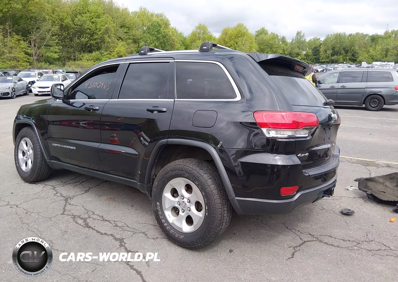 2015 Jeep Grand Cherokee Laredo VIN:1C4RJFAG0FC676510 - 3
