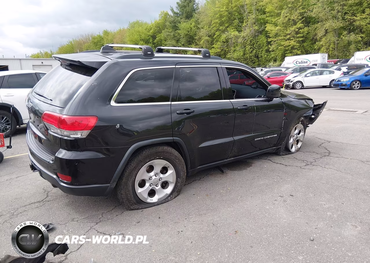 2015 Jeep Grand Cherokee Laredo VIN:1C4RJFAG0FC676510 - 4