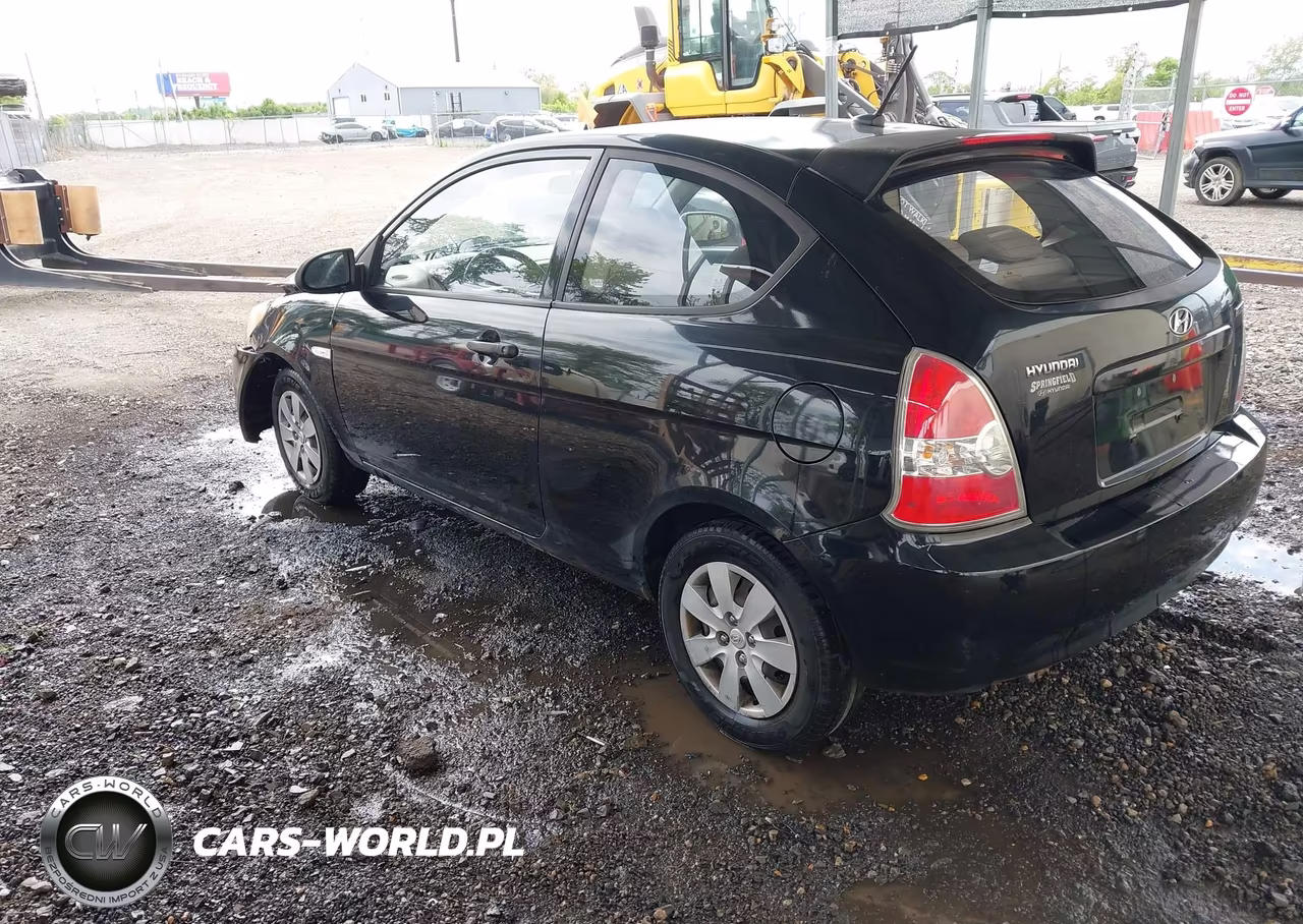 2008 Hyundai Accent Gs VIN:KMHCM36C88U103204 - 3
