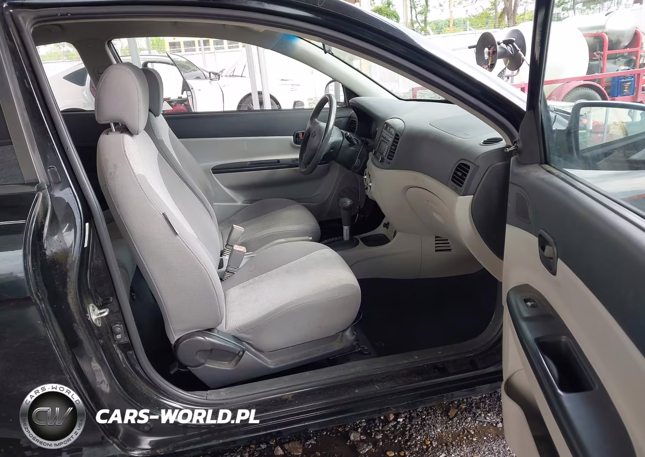 2008 Hyundai Accent Gs VIN:KMHCM36C88U103204 - 5