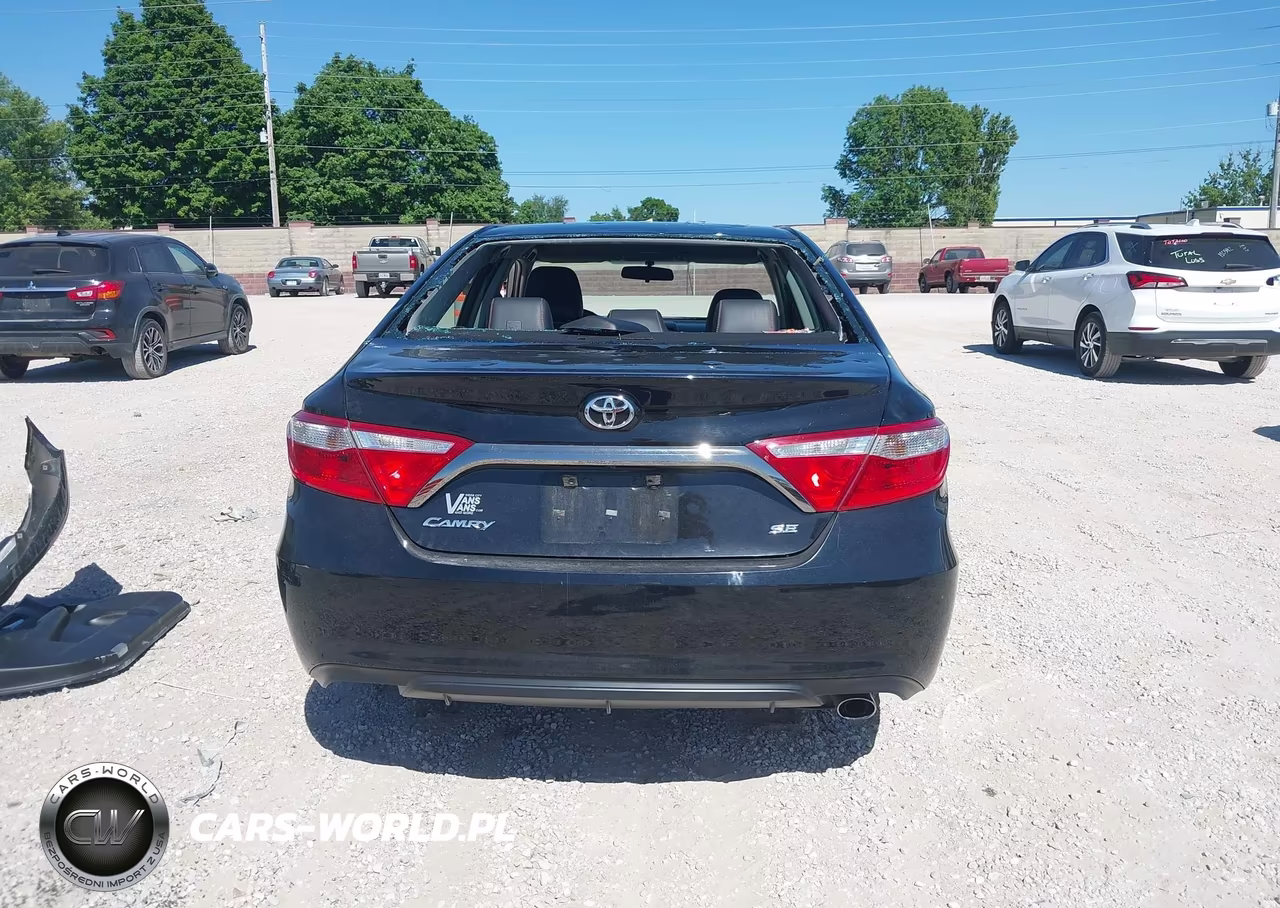 2015 Toyota Camry Se VIN:4T1BF1FKXFU101131 - 17