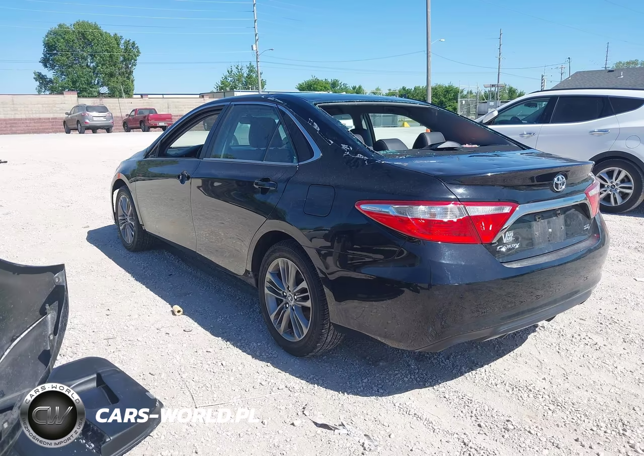 2015 Toyota Camry Se VIN:4T1BF1FKXFU101131 - 3
