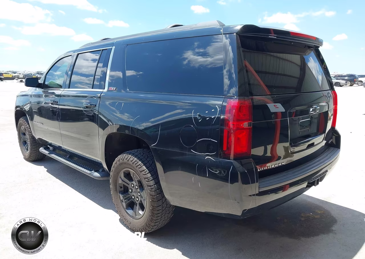 2018 Chevrolet Suburban Lt VIN:1GNSKHKC7JR342588 - 3