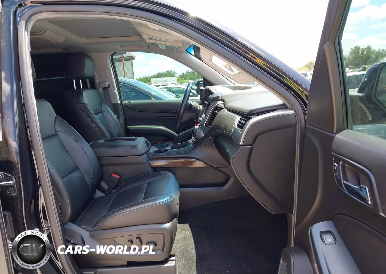 2018 Chevrolet Suburban Lt VIN:1GNSKHKC7JR342588 - 5