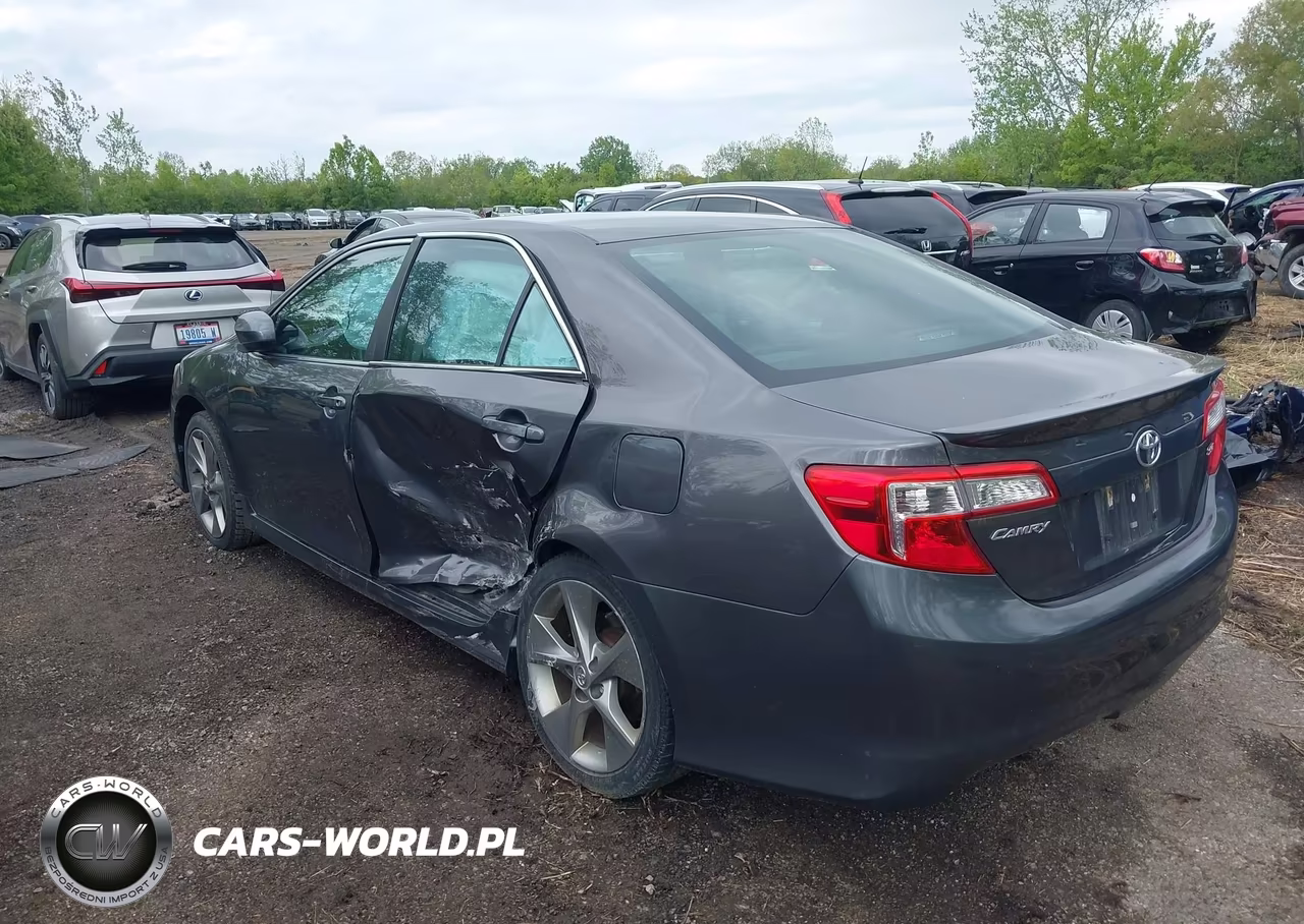 2014 Toyota Camry Se Sport VIN:4T1BF1FK3EU871735 - 3