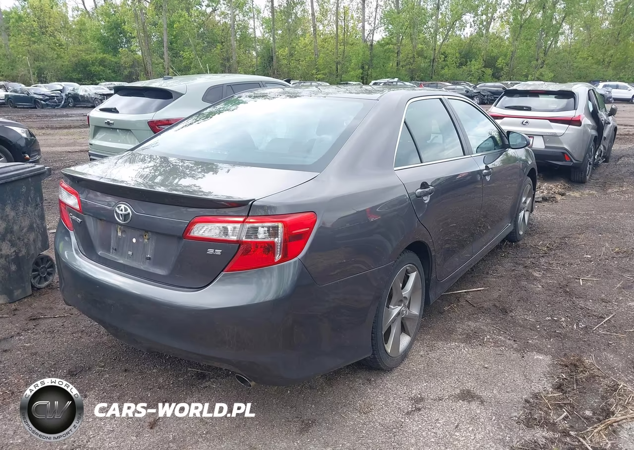 2014 Toyota Camry Se Sport VIN:4T1BF1FK3EU871735 - 4