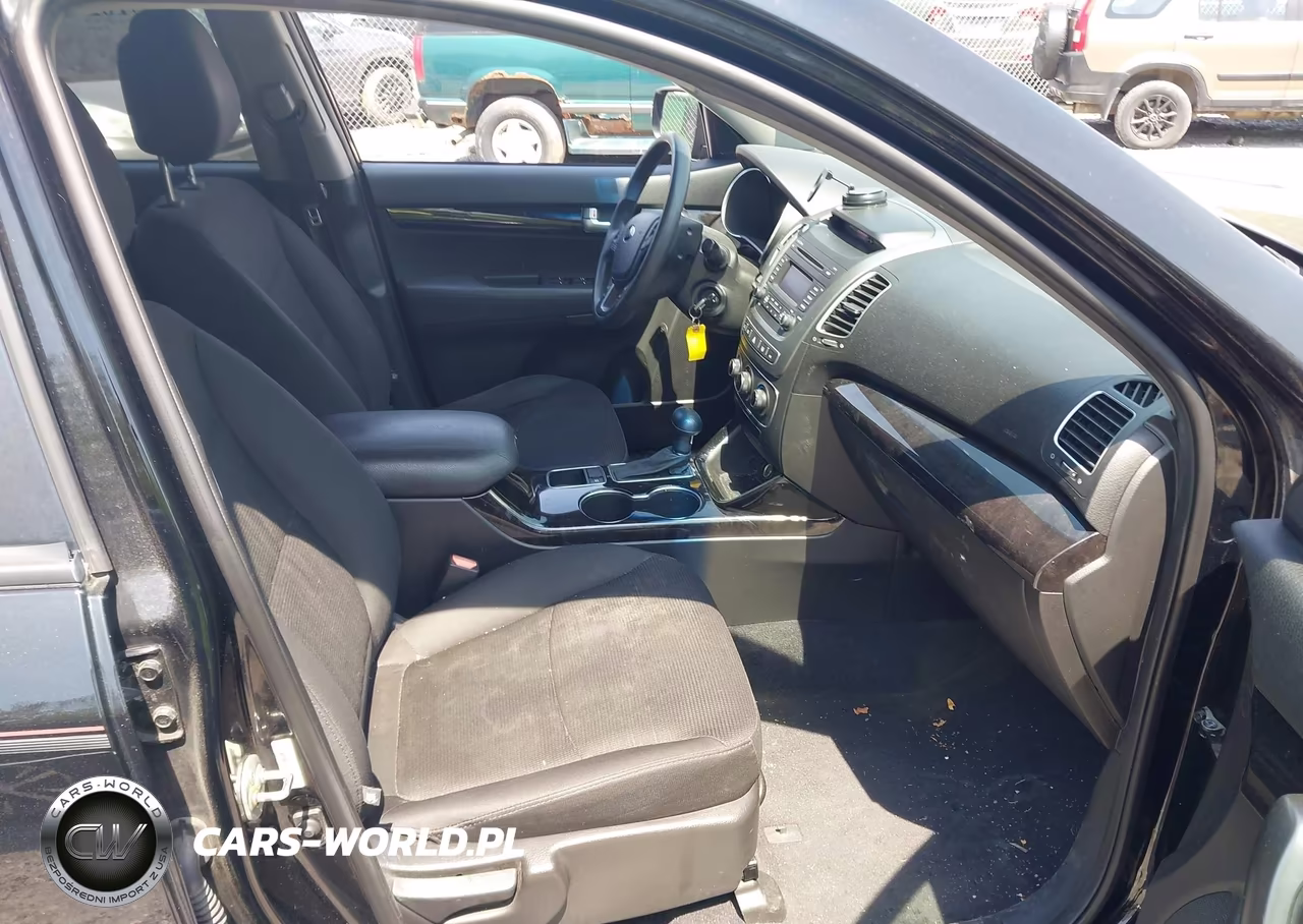 2015 Kia Sorento Lx VIN:5XYKT3A60FG592779 - 5