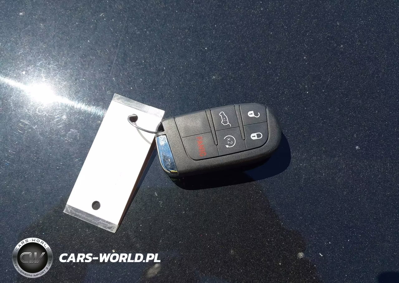 2025 Jeep Compass Latitude 4X4 VIN:3C4NJDBN9ST560978 - 11