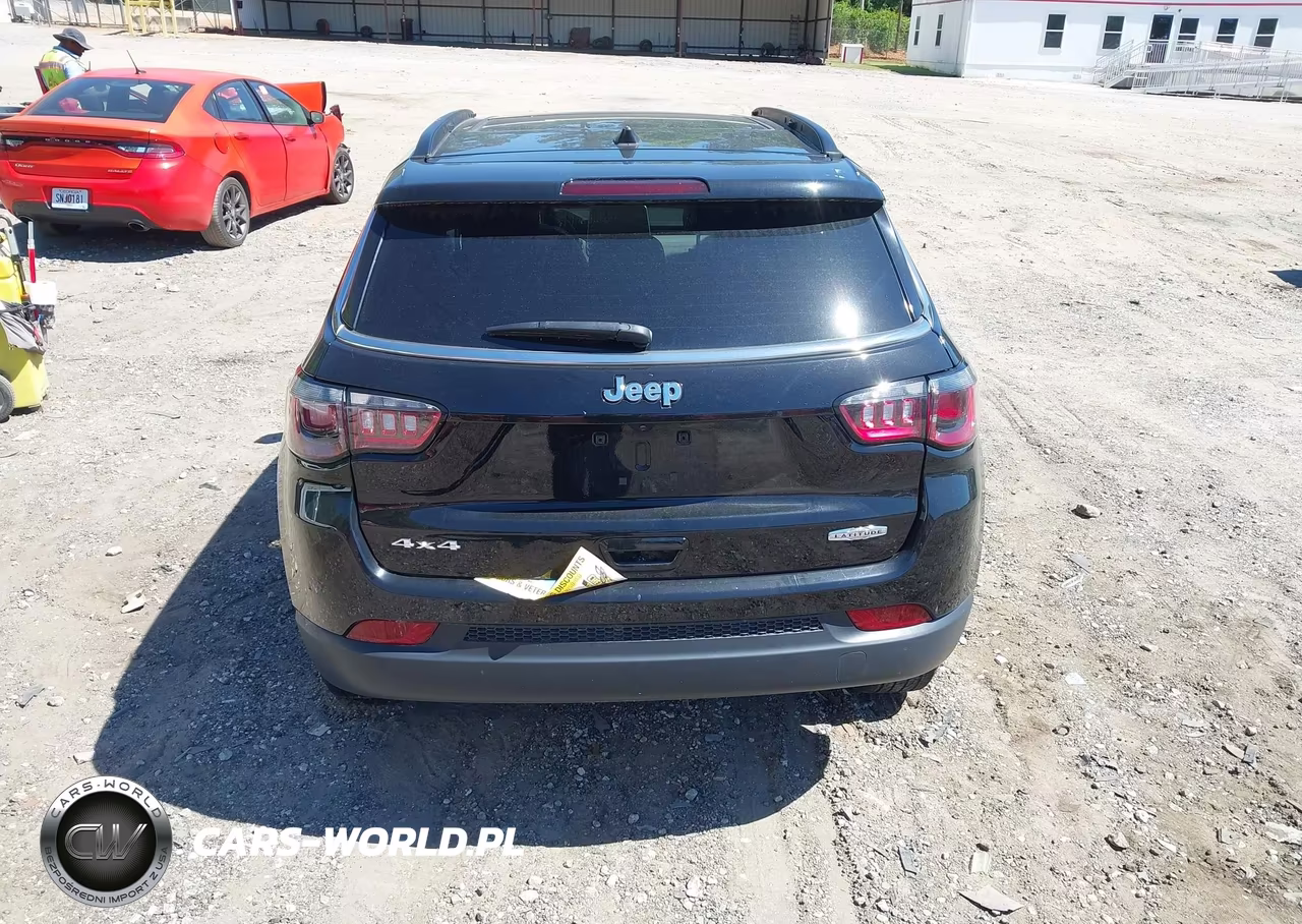 2025 Jeep Compass Latitude 4X4 VIN:3C4NJDBN9ST560978 - 17