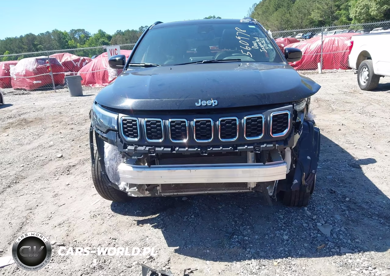 2025 Jeep Compass Latitude 4X4 VIN:3C4NJDBN9ST560978 - 18
