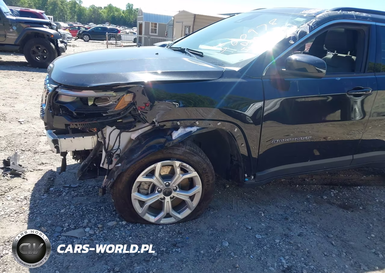 2025 Jeep Compass Latitude 4X4 VIN:3C4NJDBN9ST560978 - 19