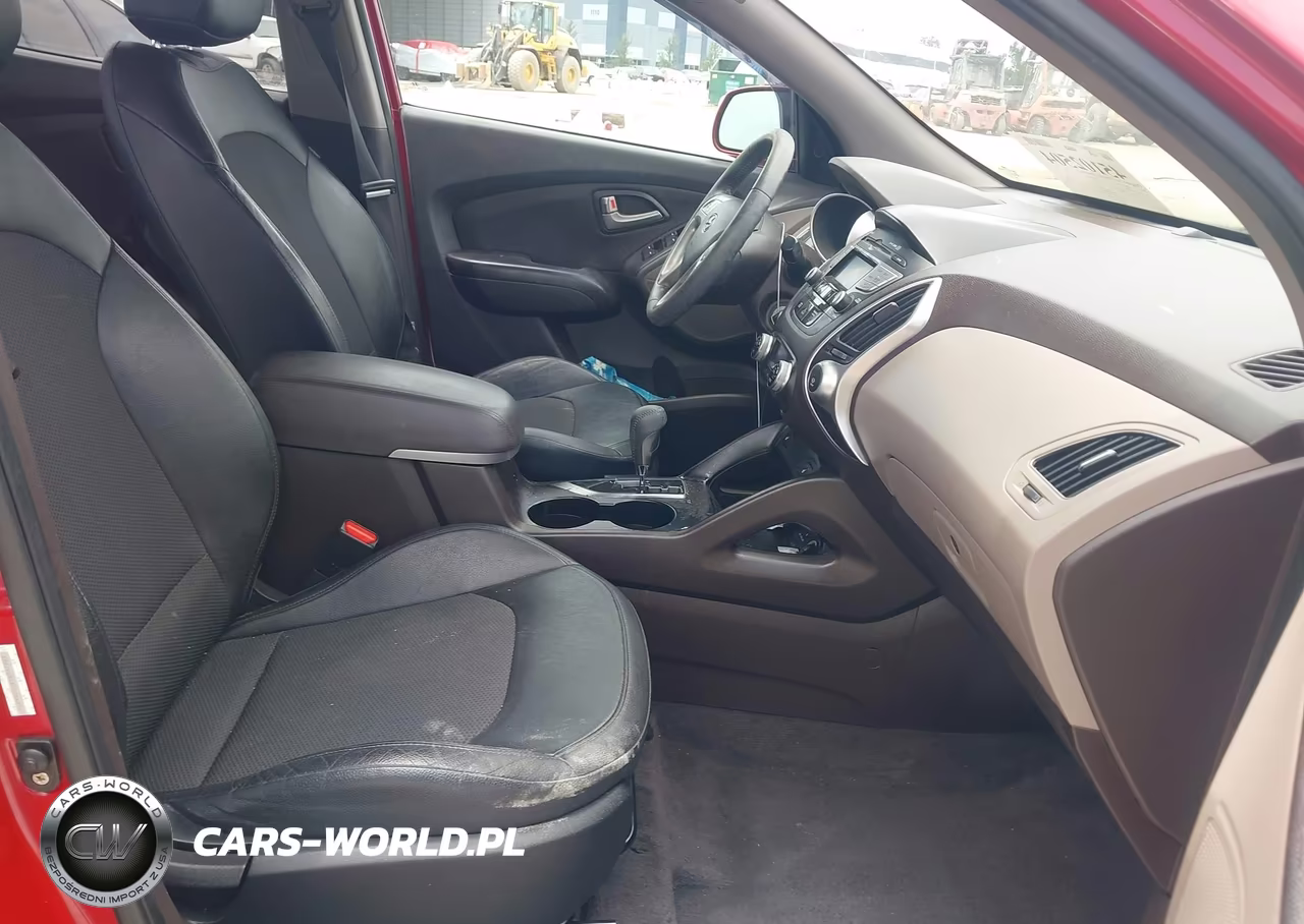 2012 Hyundai Tucson Limited VIN:KM8JUCACXCU534215 - 5