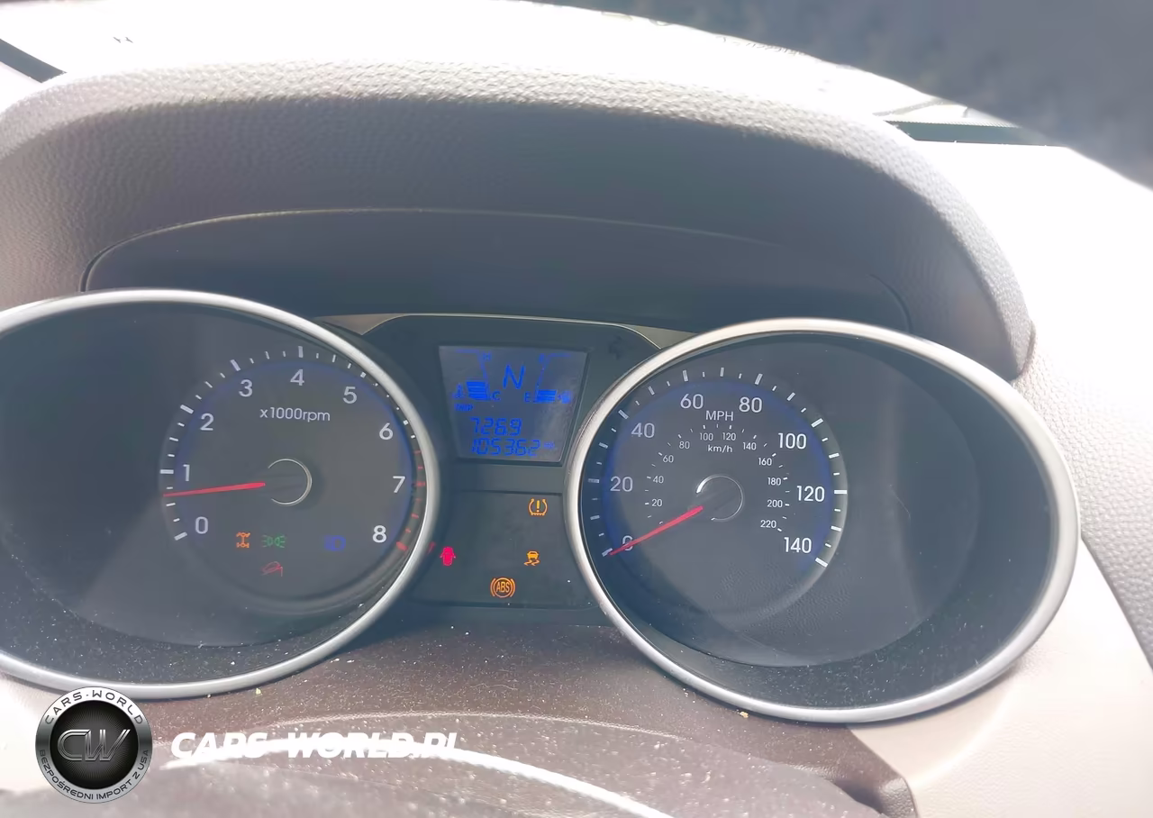 2012 Hyundai Tucson Limited VIN:KM8JUCACXCU534215 - 7