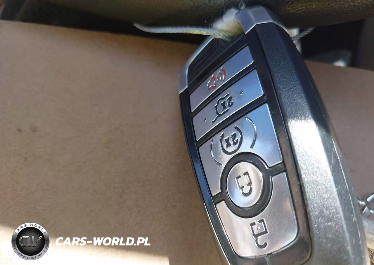 2020 Ford Escape Titanium Hybrid VIN:1FMCU0DZ5LUB93880 - 11