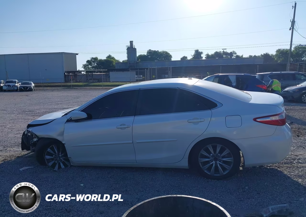 2016 Toyota Camry Xle VIN:4T1BF1FKXGU544106 - 15