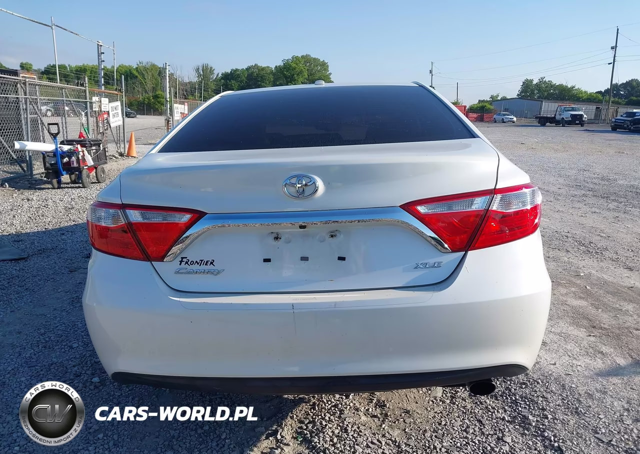 2016 Toyota Camry Xle VIN:4T1BF1FKXGU544106 - 17