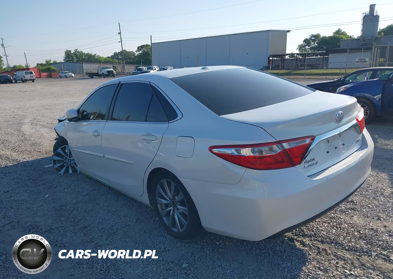2016 Toyota Camry Xle VIN:4T1BF1FKXGU544106 - 3
