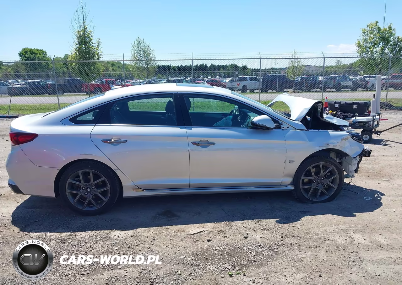 2018 Hyundai Sonata Sport 2.0T VIN:5NPE34AB4JH611089 - 13