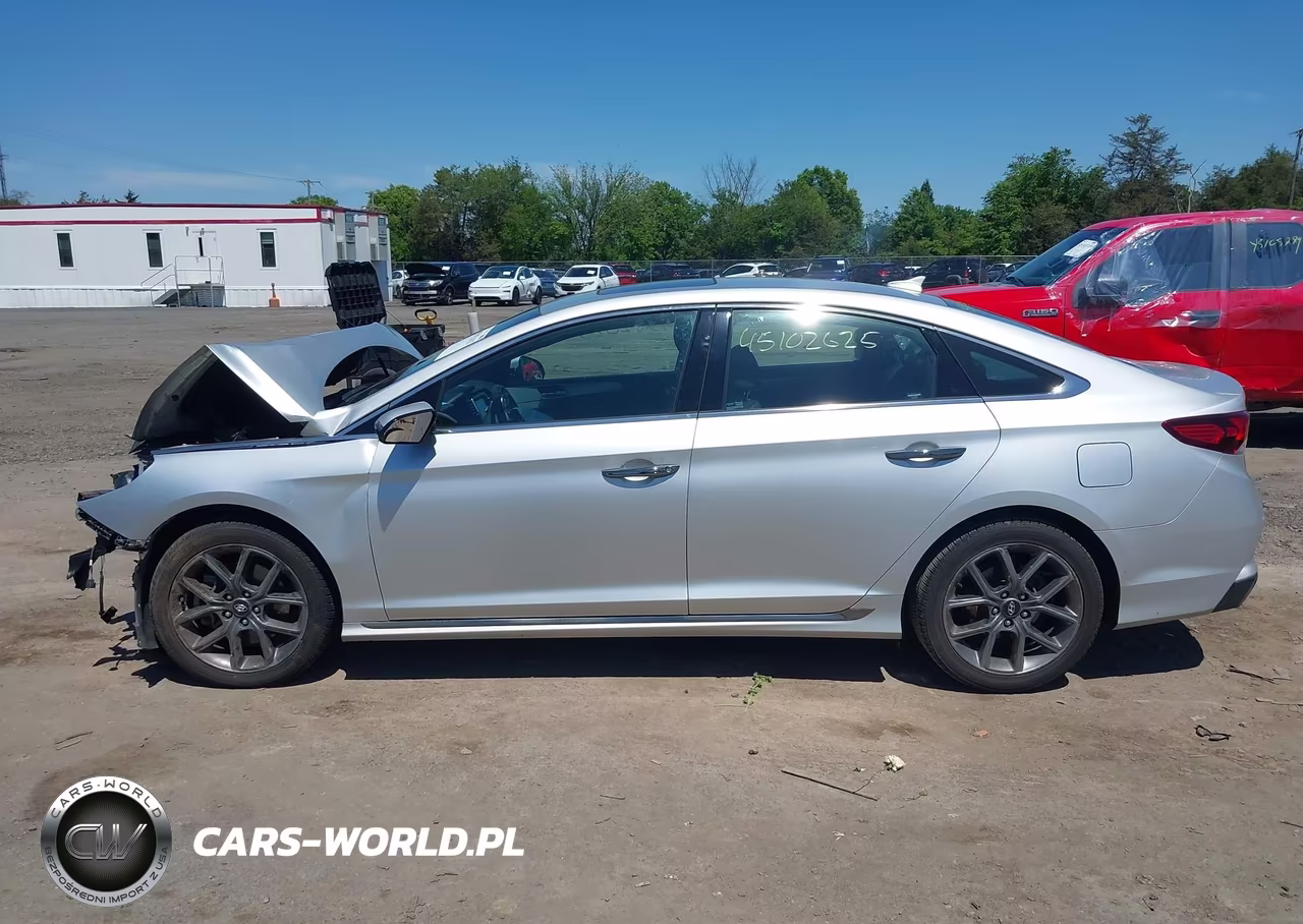 2018 Hyundai Sonata Sport 2.0T VIN:5NPE34AB4JH611089 - 14