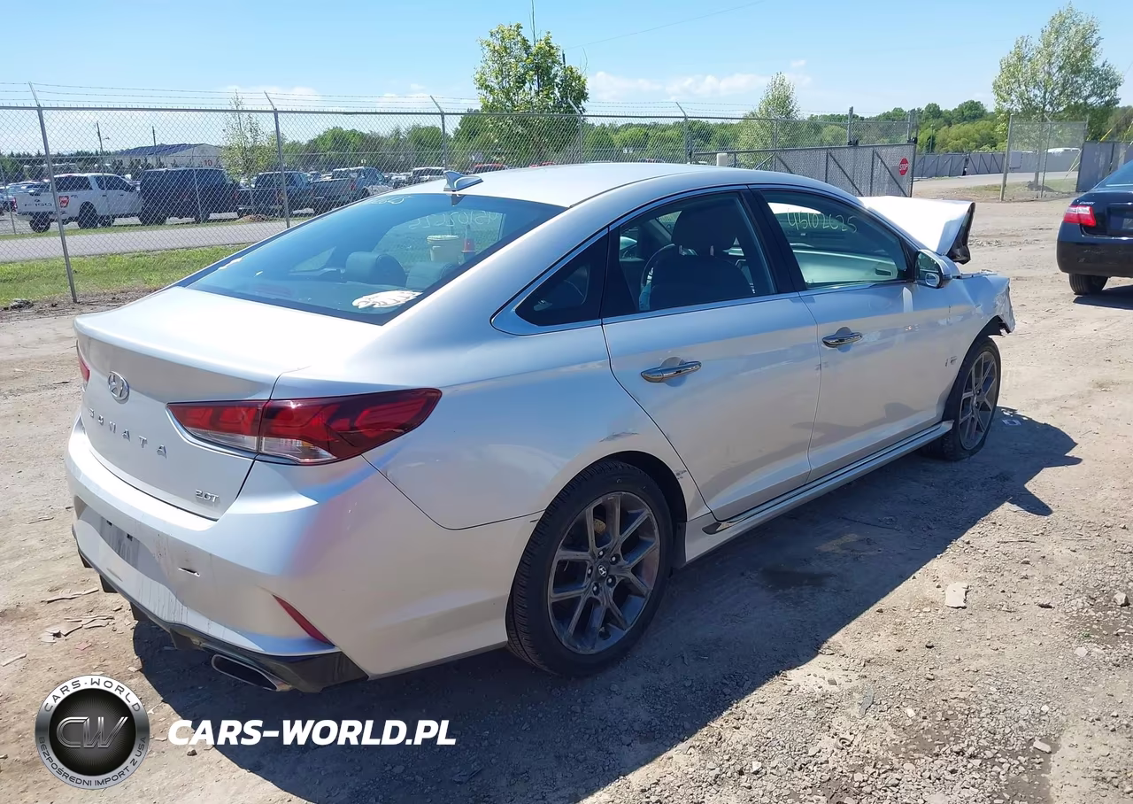 2018 Hyundai Sonata Sport 2.0T VIN:5NPE34AB4JH611089 - 4