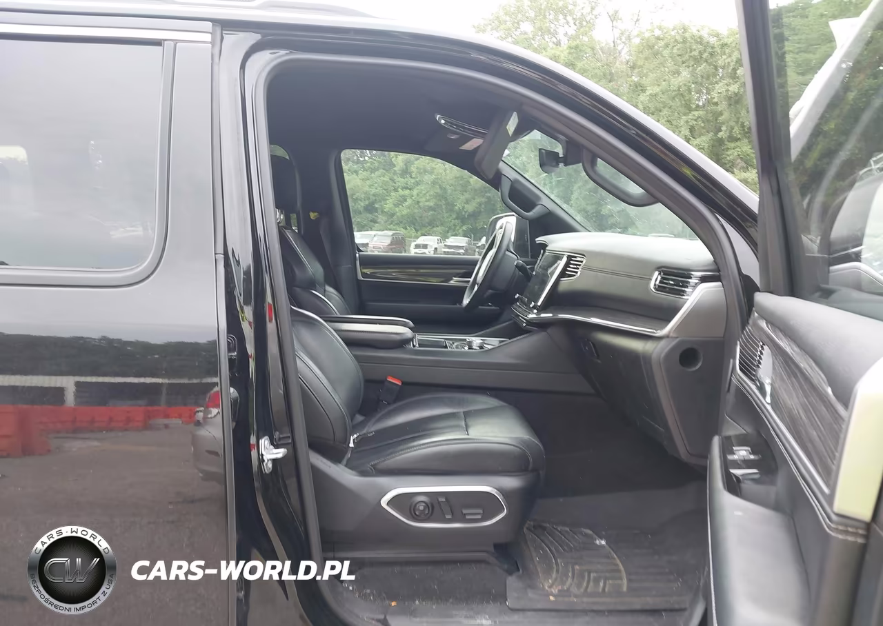 2022 Jeep Wagoneer Series Ii 4X4 VIN:1C4SJVBT4NS132295 - 5