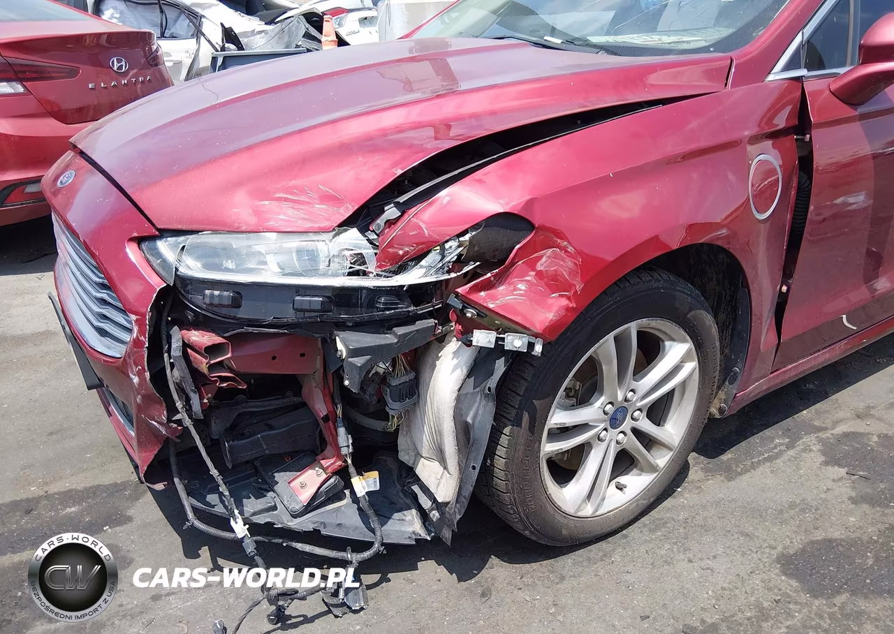 2016 Ford Fusion Energi Titanium VIN:3FA6P0SU5GR229747 - 6