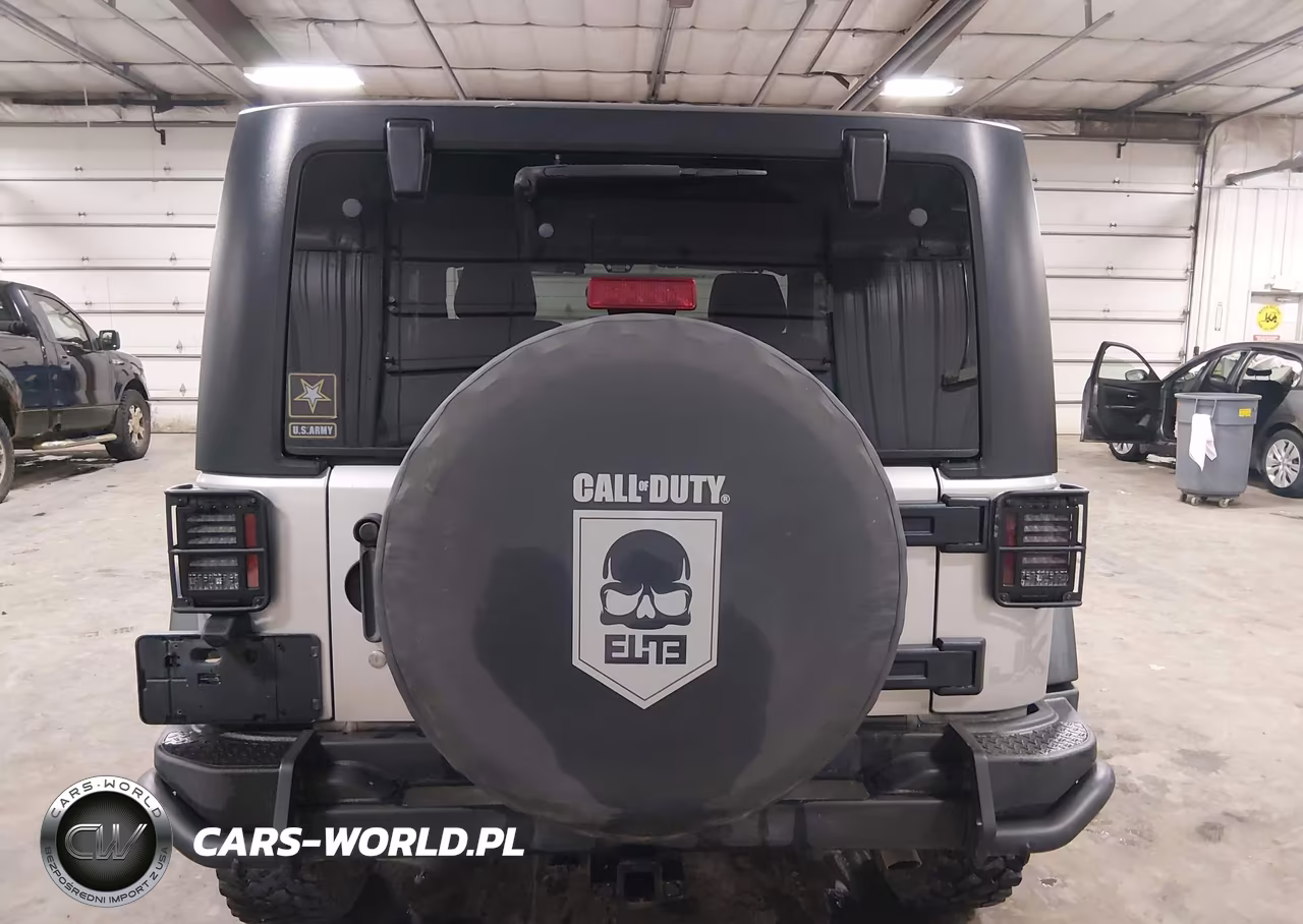 2012 Jeep Wrangler Rubicon VIN:1C4HJWCG7CL226180 - 17