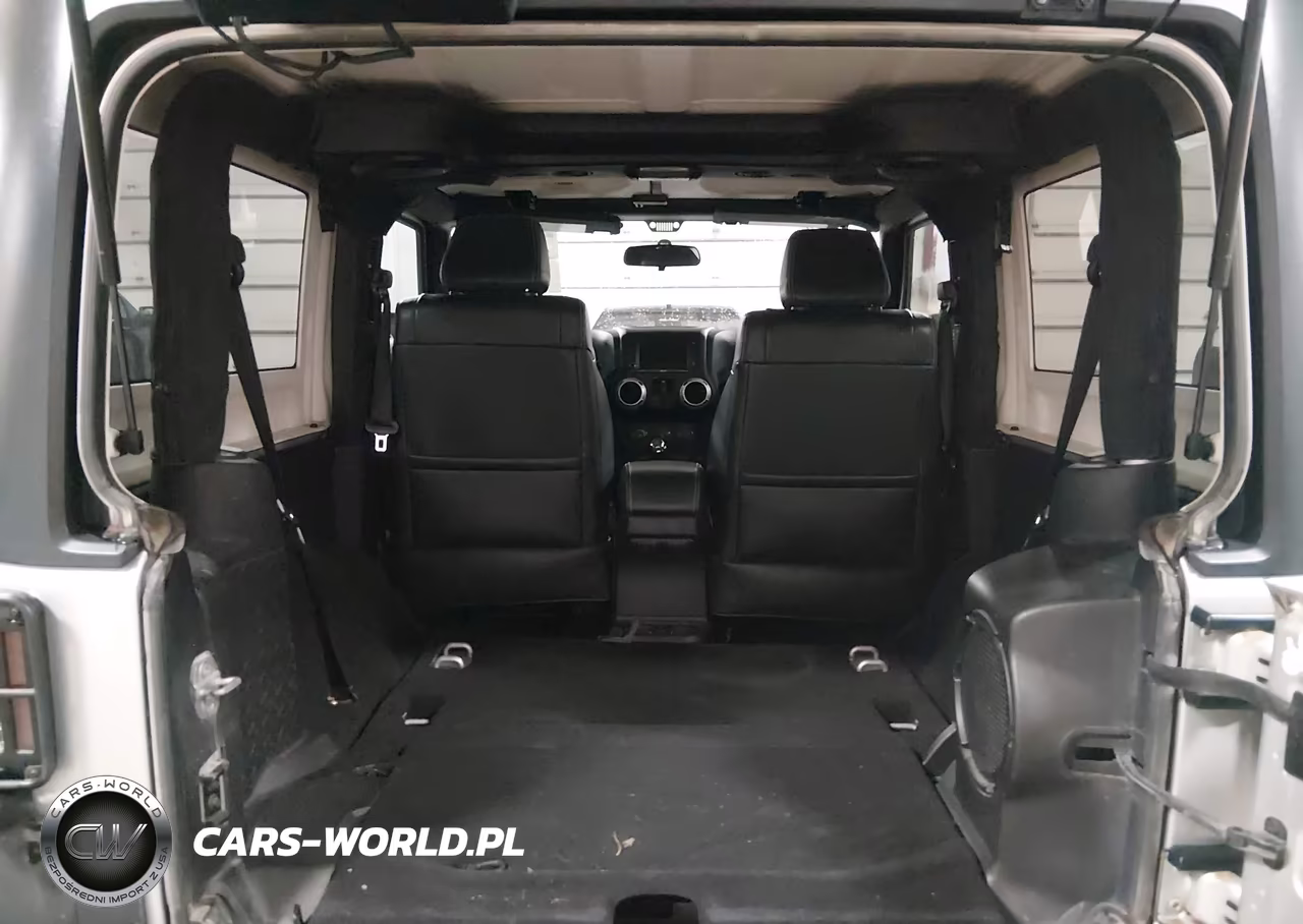 2012 Jeep Wrangler Rubicon VIN:1C4HJWCG7CL226180 - 18
