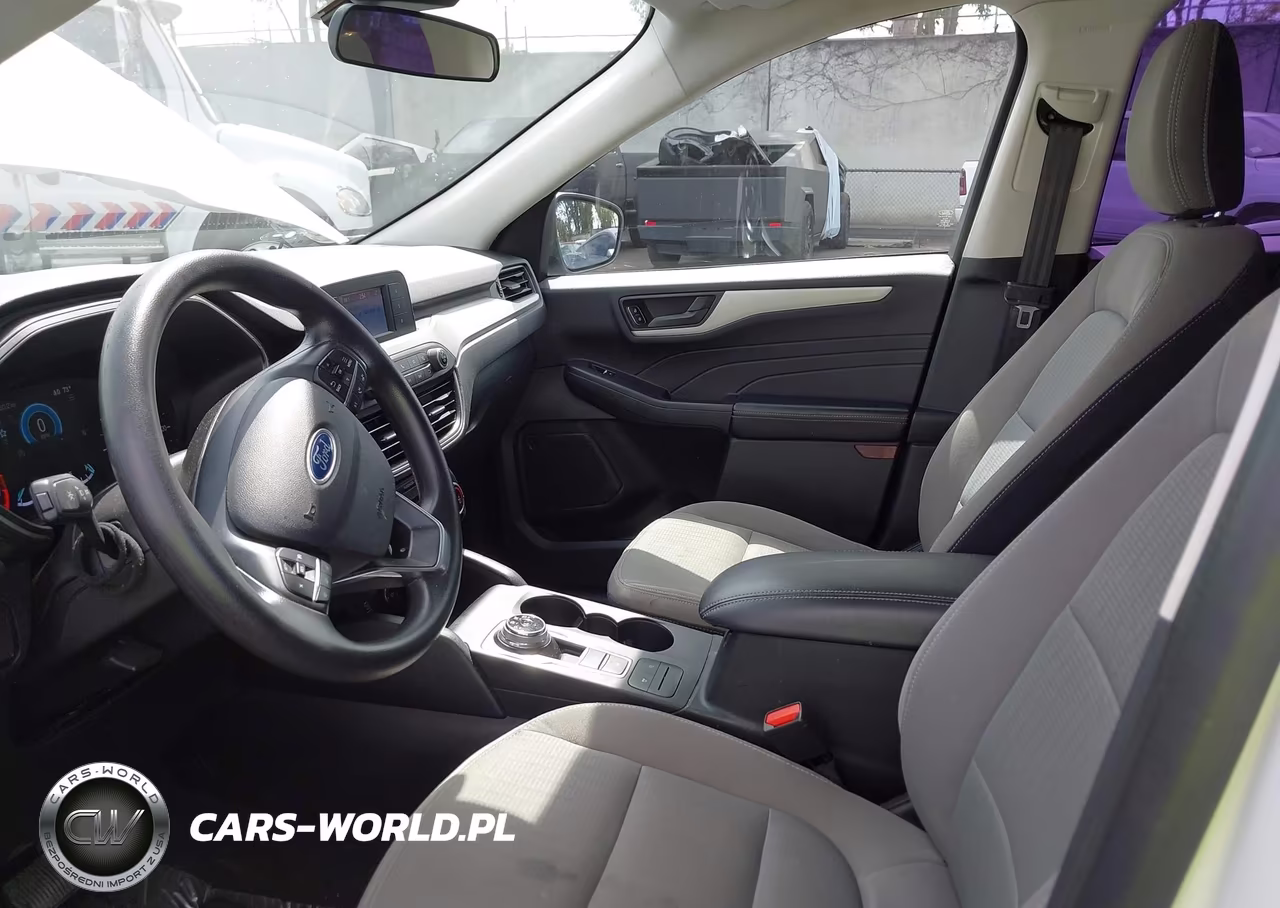 2021 Ford Escape S VIN:1FMCU0F6XMUA95741 - 17
