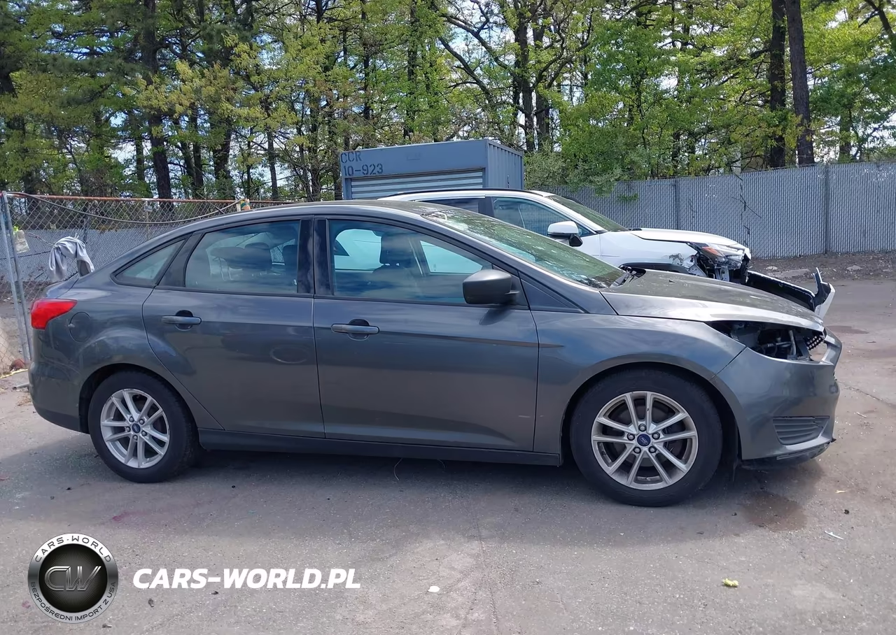 2016 Ford Focus Se VIN:1FADP3F22GL240494 - 14