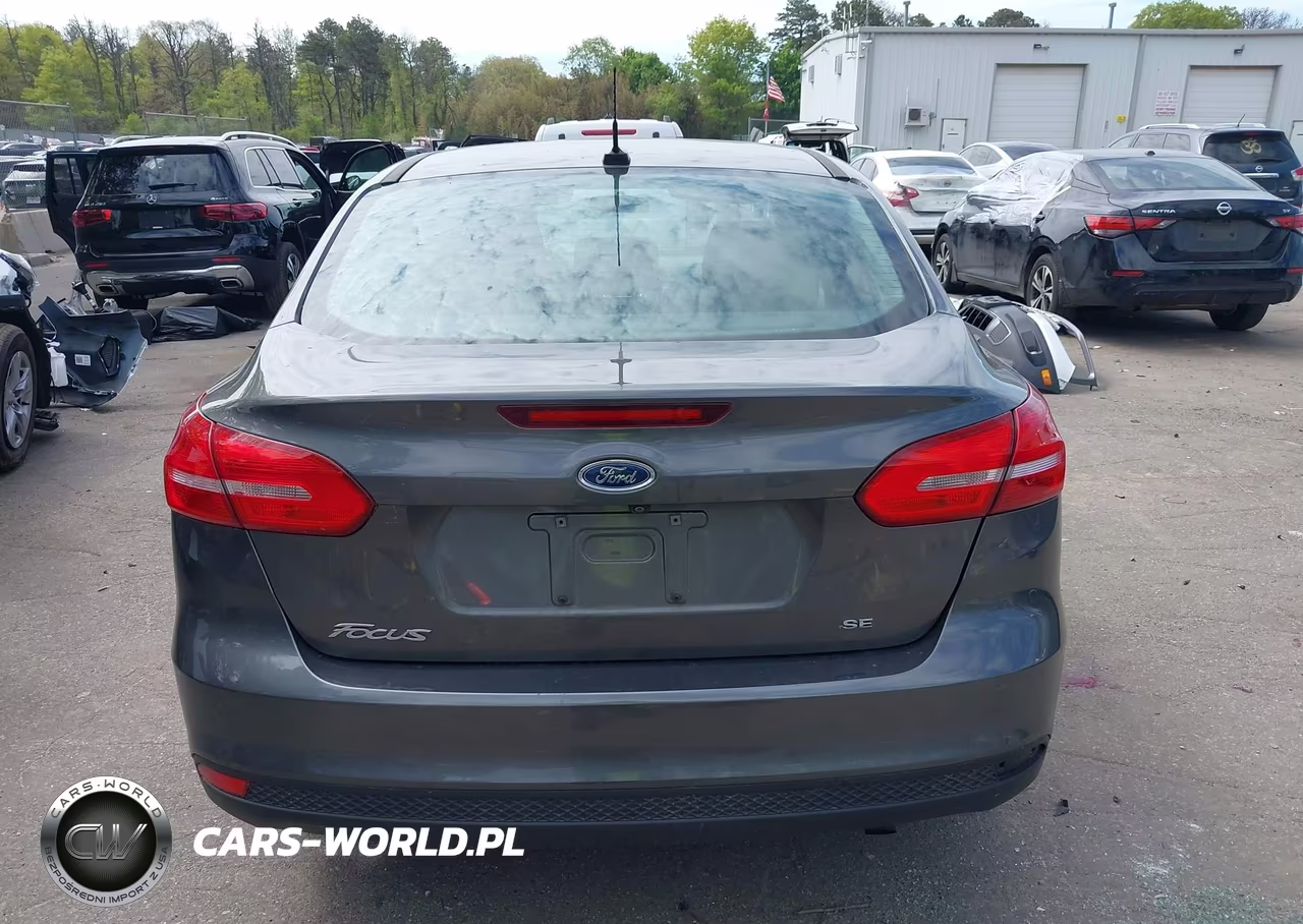 2016 Ford Focus Se VIN:1FADP3F22GL240494 - 17