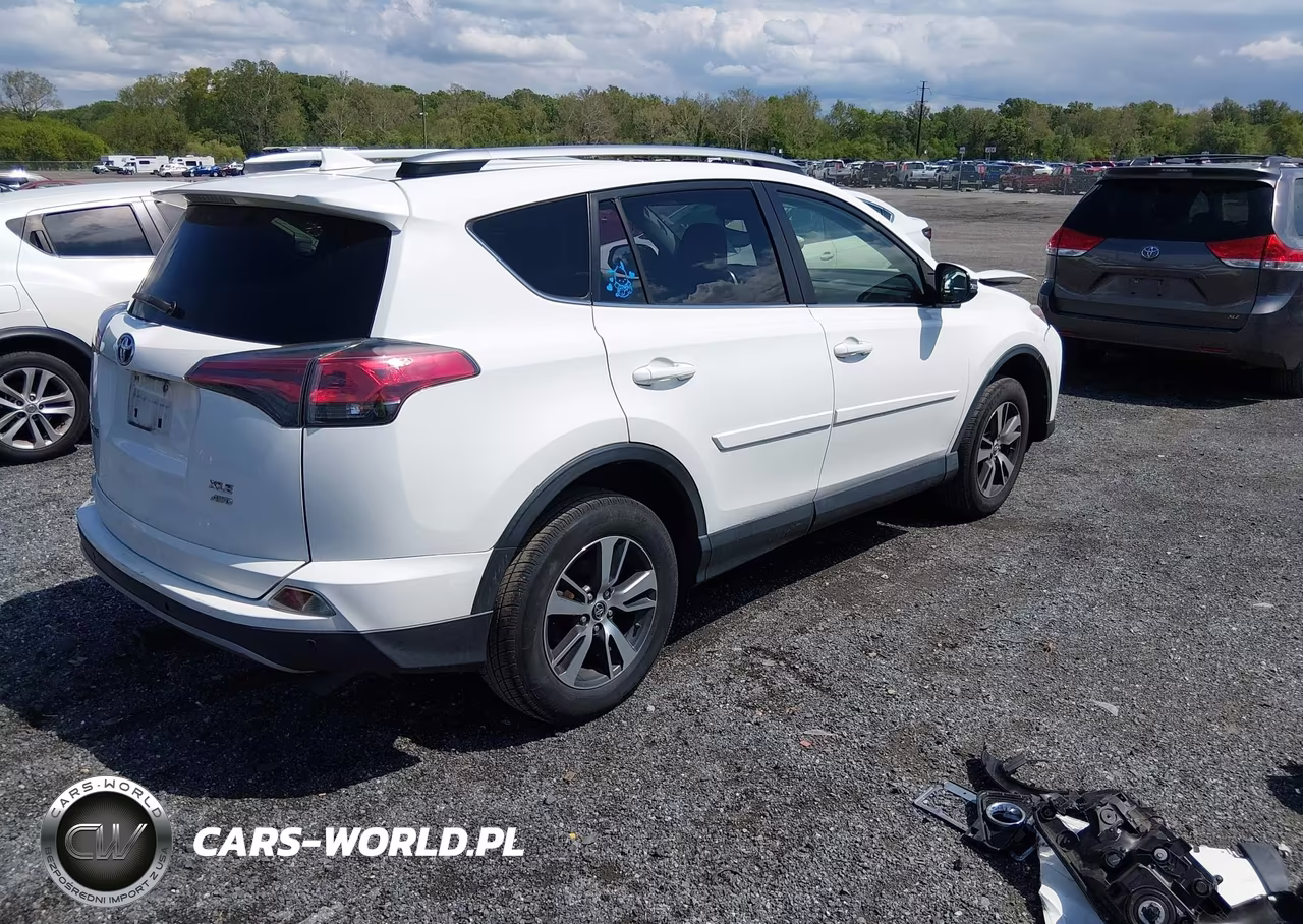 2018 Toyota Rav4 Xle VIN:JTMRFREV2JJ178034 - 4