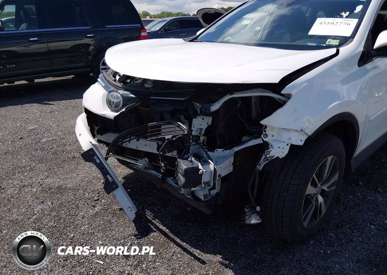 2018 Toyota Rav4 Xle VIN:JTMRFREV2JJ178034 - 6