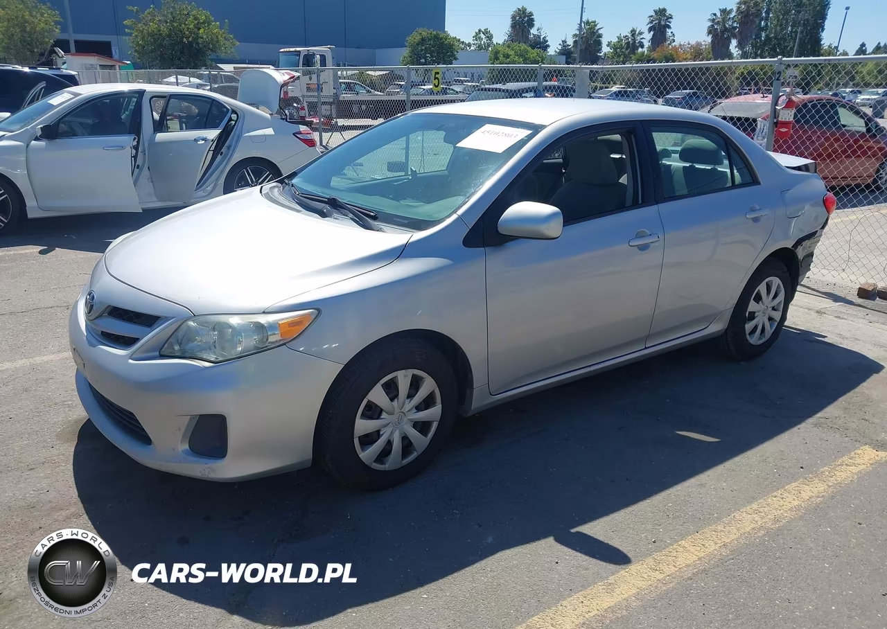 2011 Toyota Corolla Le VIN:2T1BU4EE0BC591917 - 2