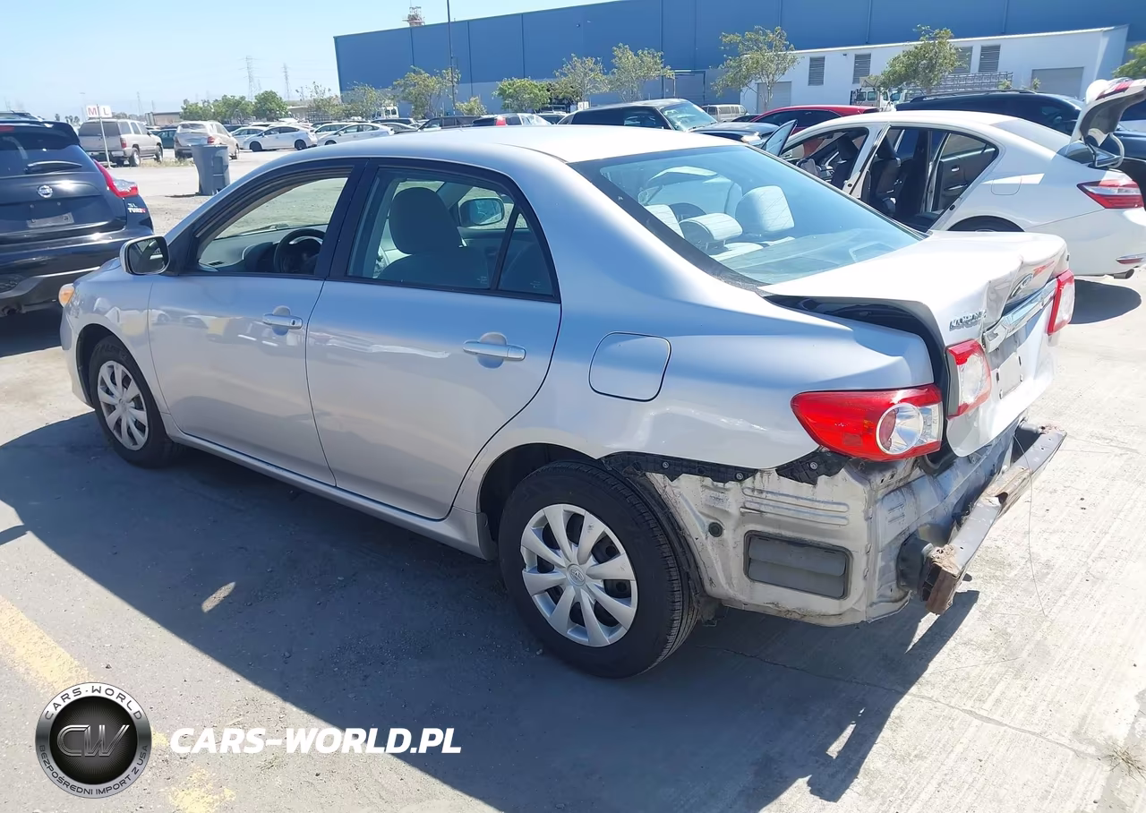 2011 Toyota Corolla Le VIN:2T1BU4EE0BC591917 - 3