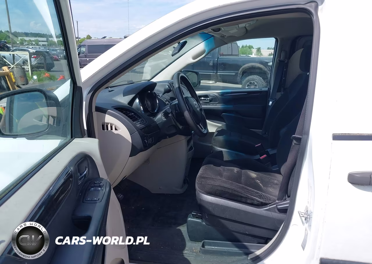 2015 Ram Cargo Tradesman VIN:2C4JRGAG5FR681124 - 5
